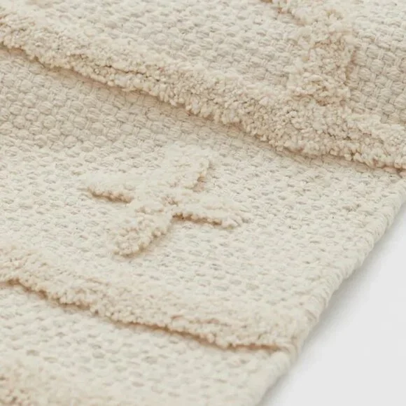 H&M Home Rectangular Tasseled Rug Light Beige 28X55 - Picture 6 of 7